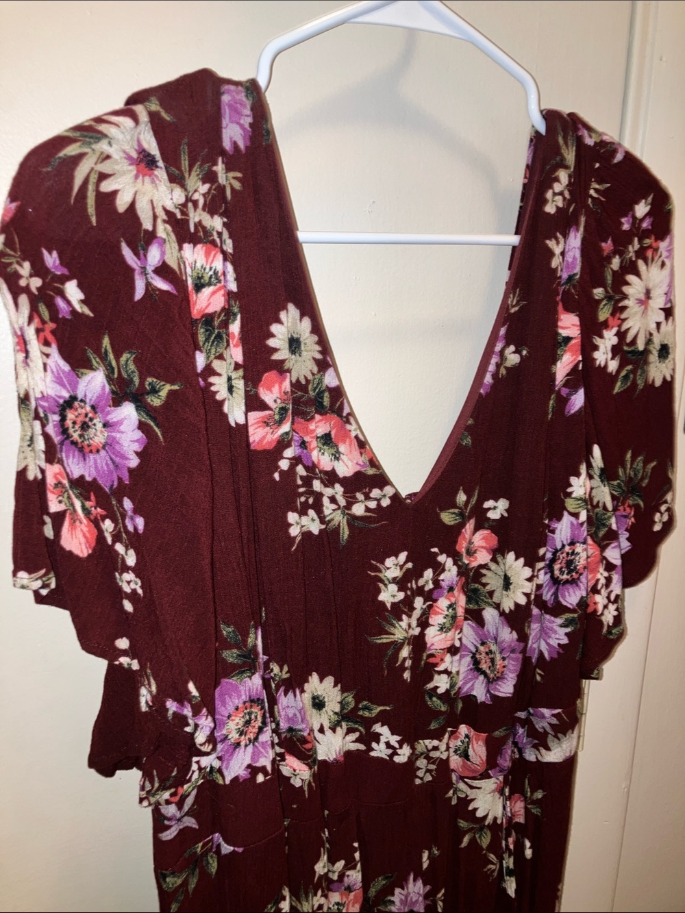 Torrid Burgundy Floral Maxi Dress with V-Neck and Flutter Sleeves Size 2 - Picture 2 of 5